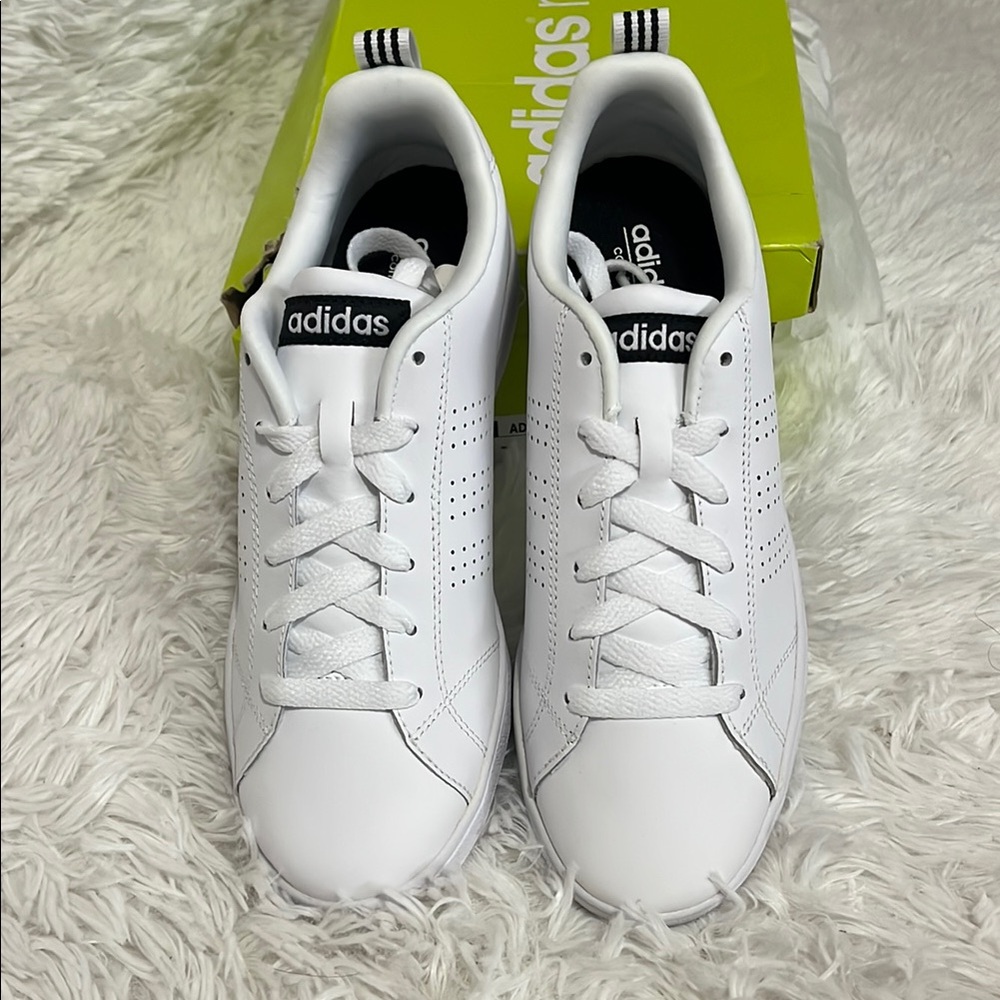 Adidas White Advantage Clean Sneakers Size 7 NEW IN BOX